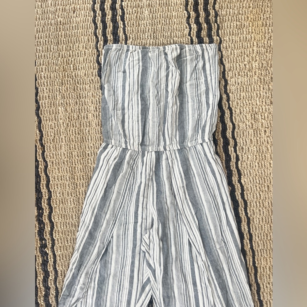 Drew Striped Gray & White Strapless Jumpsuit. NWT. Size S/P - Picture 2 of 4